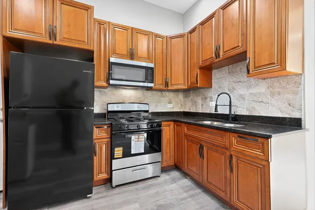 $395,000 | 844 West 51st Place, Chicago, IL 60609