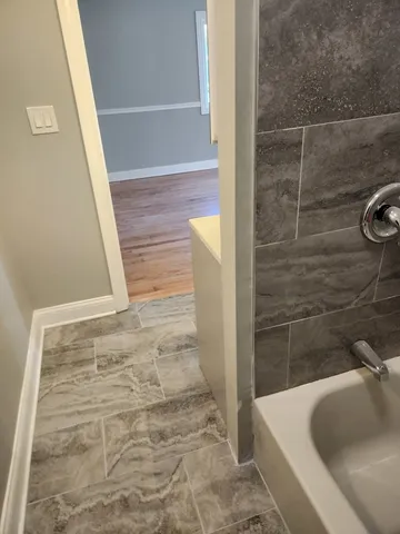 $395,000 | 844 West 51st Place, Chicago, IL 60609