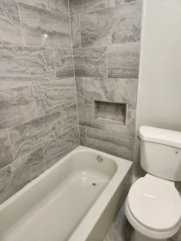 $395,000 | 844 West 51st Place, Chicago, IL 60609