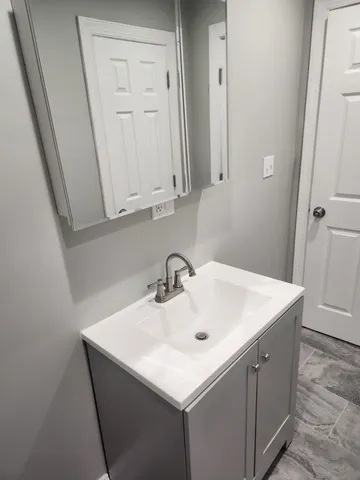 $395,000 | 844 West 51st Place, Chicago, IL 60609