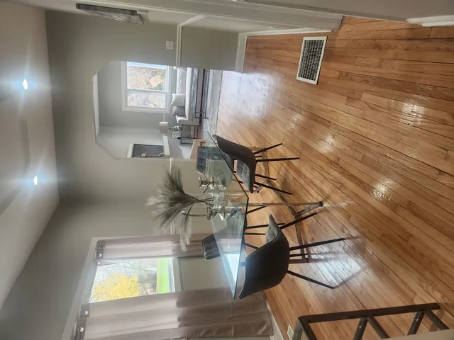 $395,000 | 844 West 51st Place, Chicago, IL 60609