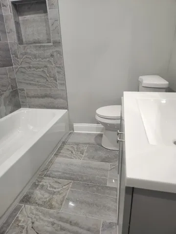 $395,000 | 844 West 51st Place, Chicago, IL 60609