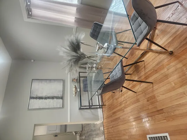 $395,000 | 844 West 51st Place, Chicago, IL 60609