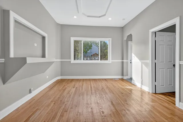 $395,000 | 844 West 51st Place, Chicago, IL 60609