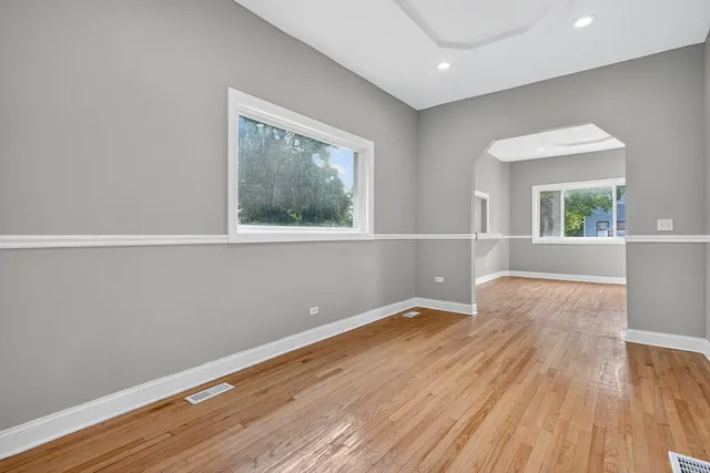 $395,000 | 844 West 51st Place, Chicago, IL 60609