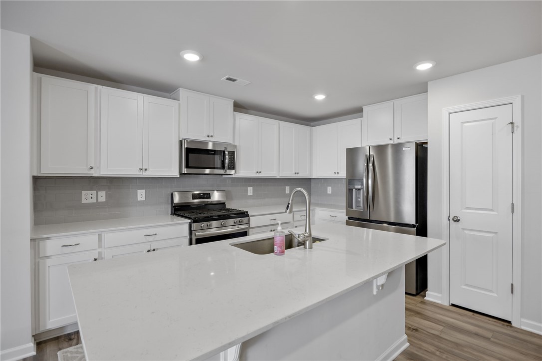 559 Brasstown Court Pendleton, SC 29670 - Photo 3 of 14