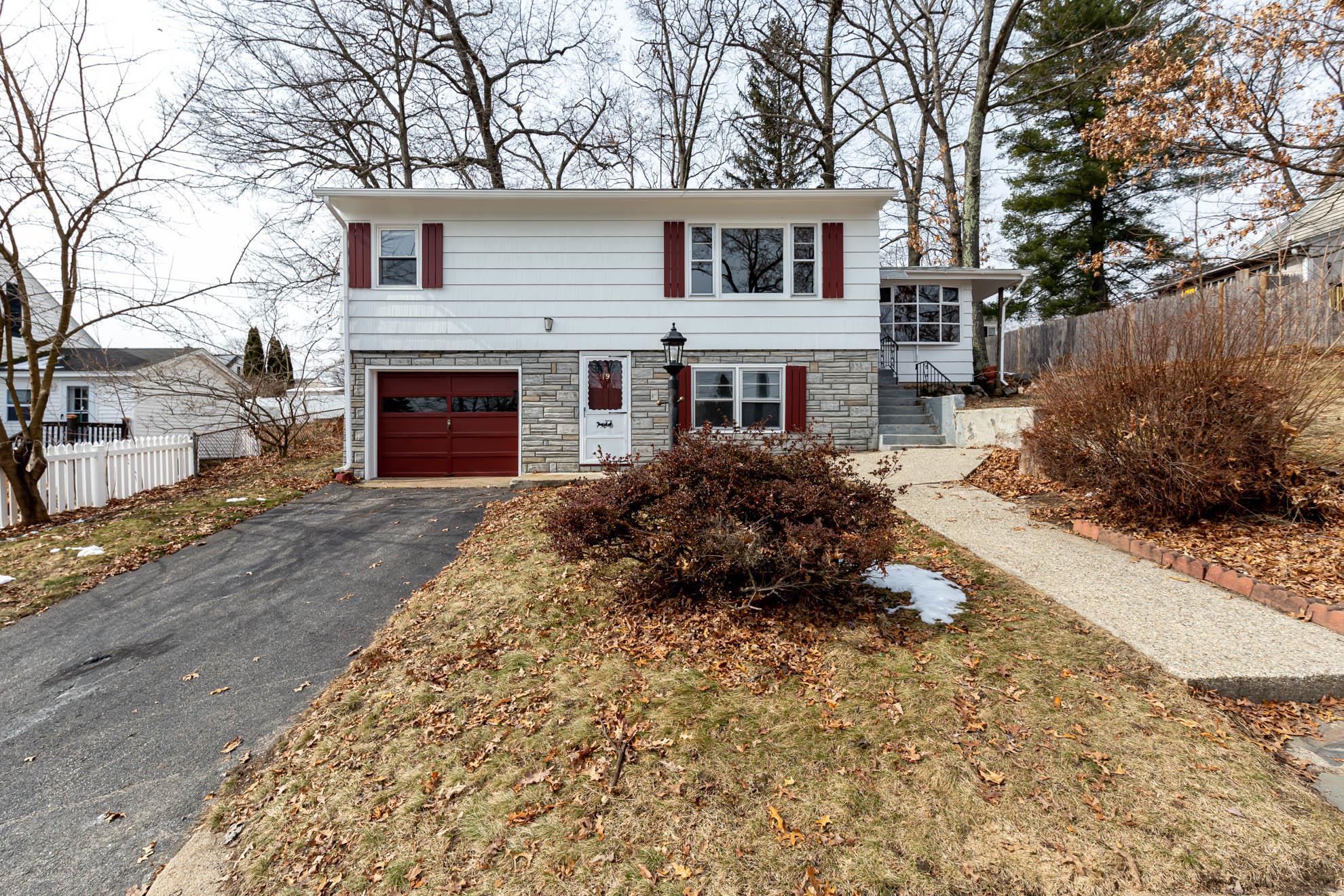 19 Simone Street Manchester, NH 03103 - Photo 17 of 18 Gallery Image 17