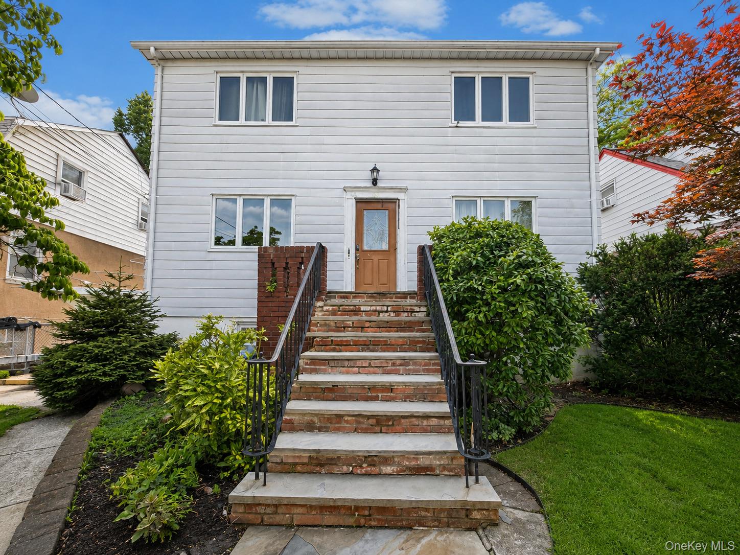 33 Juniper Road Port Washington, NY 11050 - Photo 1 of 25 Gallery Image 1
