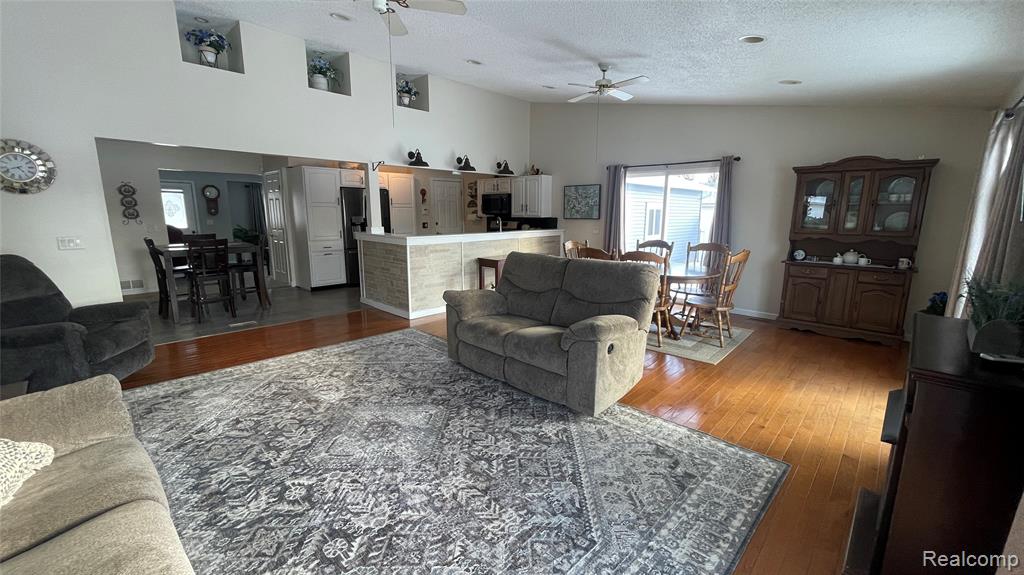 7120 Lapeer Road Davison, MI 48423 - Photo 17 of 48