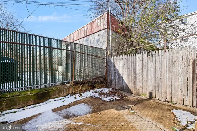 $135,000 | 4 Lower Oak Street, Wilmington, DE 19805