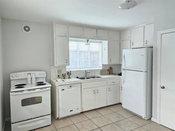 $2,195 | 2049 Sheridan Street, Houston, TX 77030