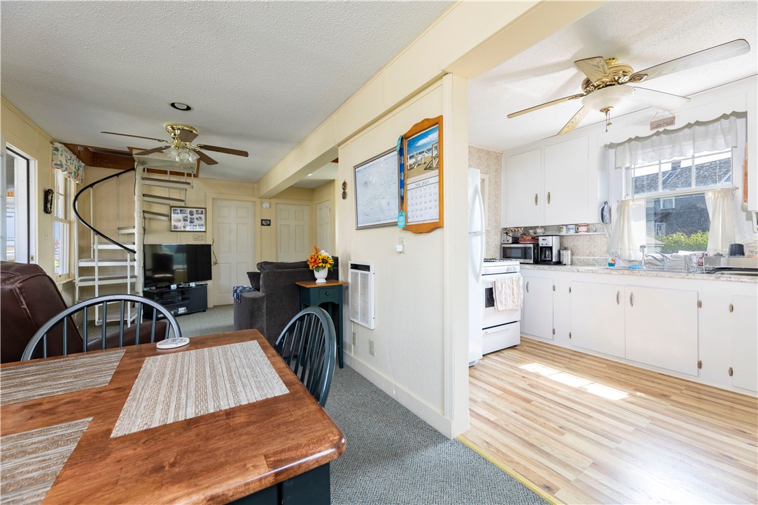 2 Uzzi Avenue Westerly, RI 02891 - Photo 7 of 22