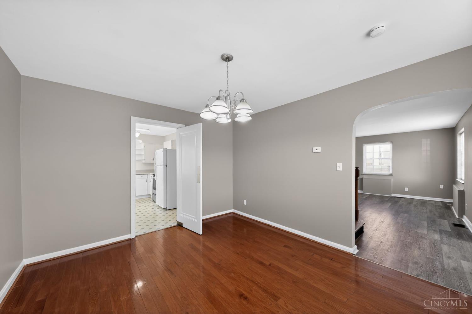 6621 Winton Road Cincinnati, OH 45224 - Photo 12 of 34