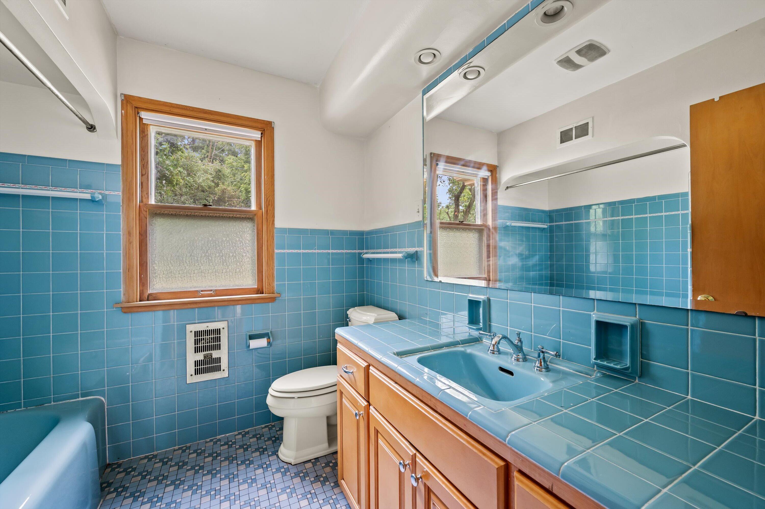 3366 South 35th Street Milwaukee, WI 53215 - Photo 13 of 31 13-DSC6387