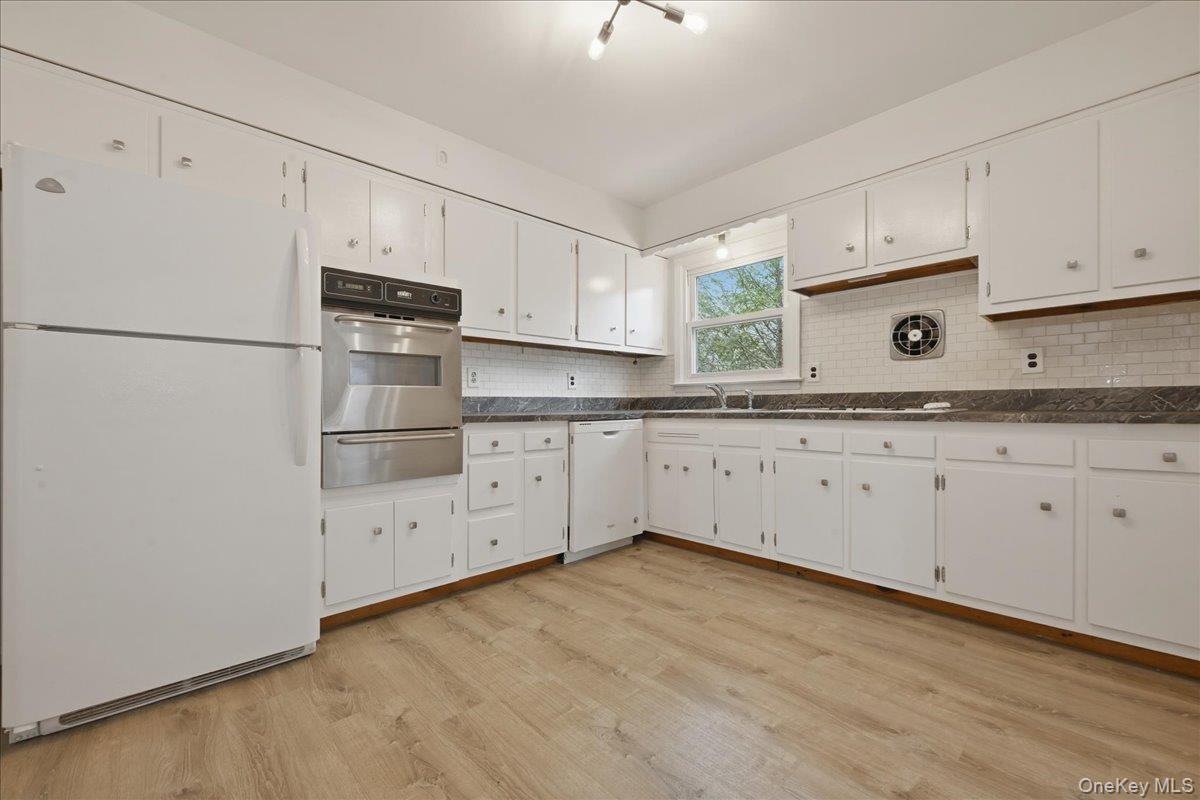 7 Anchorage Road Port Washington, NY 11050 - Photo 28 of 46