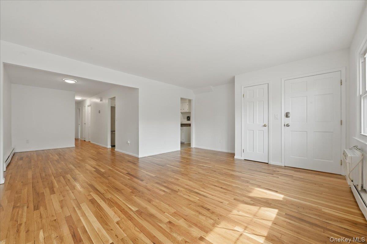 7 Anchorage Road Port Washington, NY 11050 - Photo 5 of 46