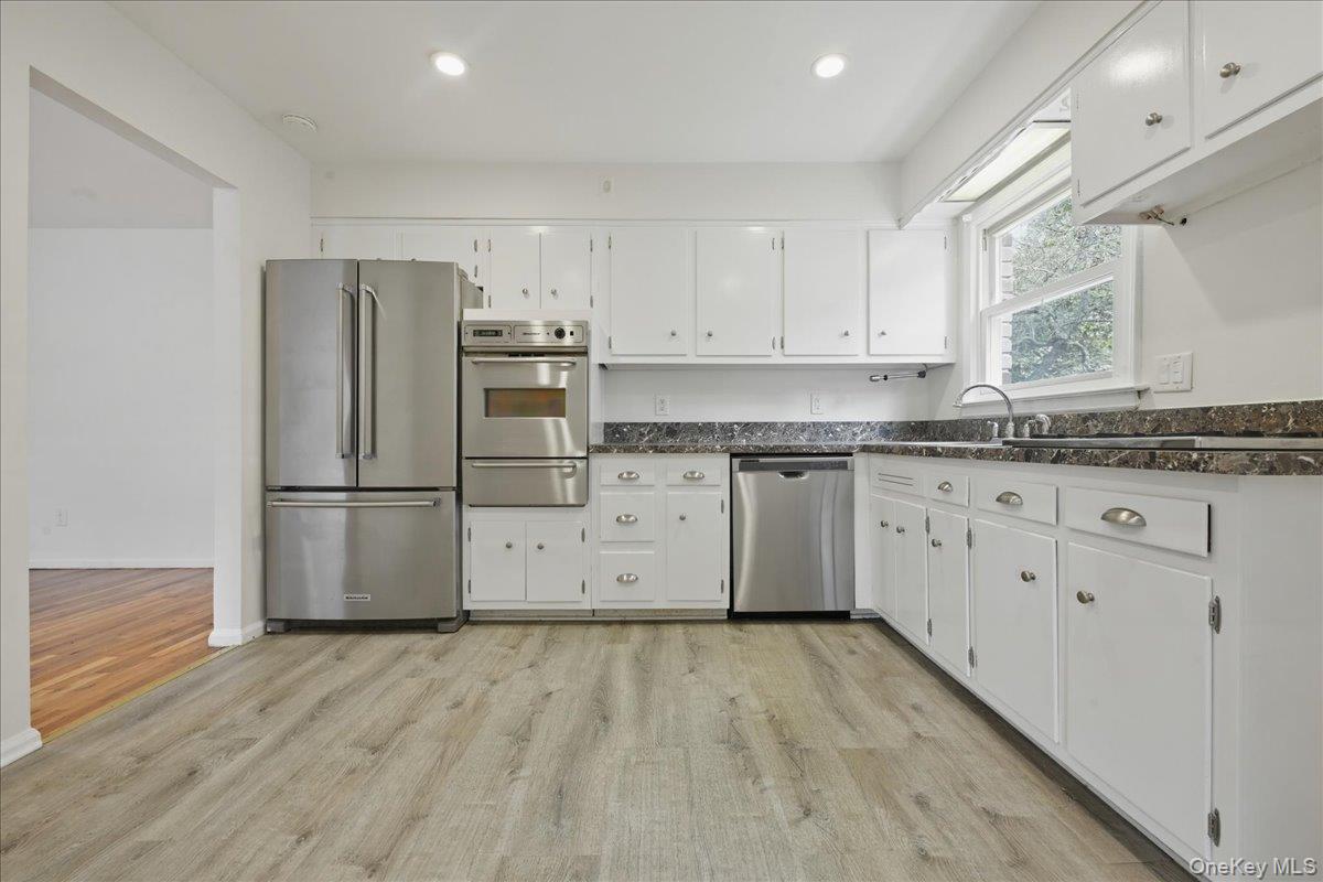 7 Anchorage Road Port Washington, NY 11050 - Photo 9 of 46