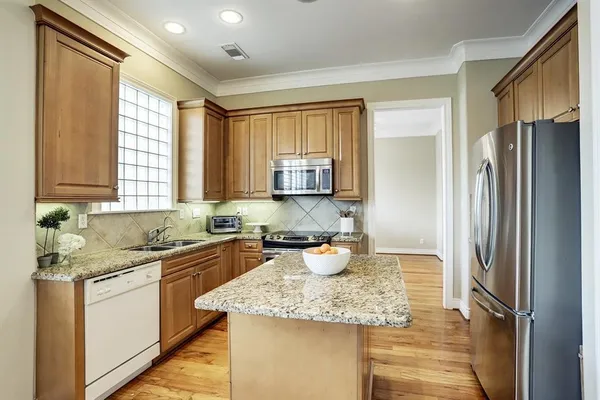 $3,250 | 2914 Brompton Square Drive, Houston, TX 77025