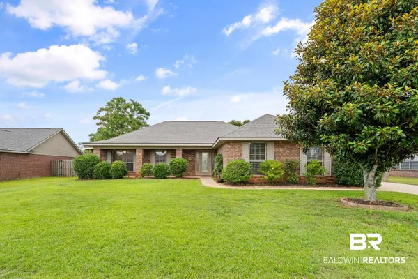 $325,000 | 2930 Plantation Drive West, Mobile, AL 36695