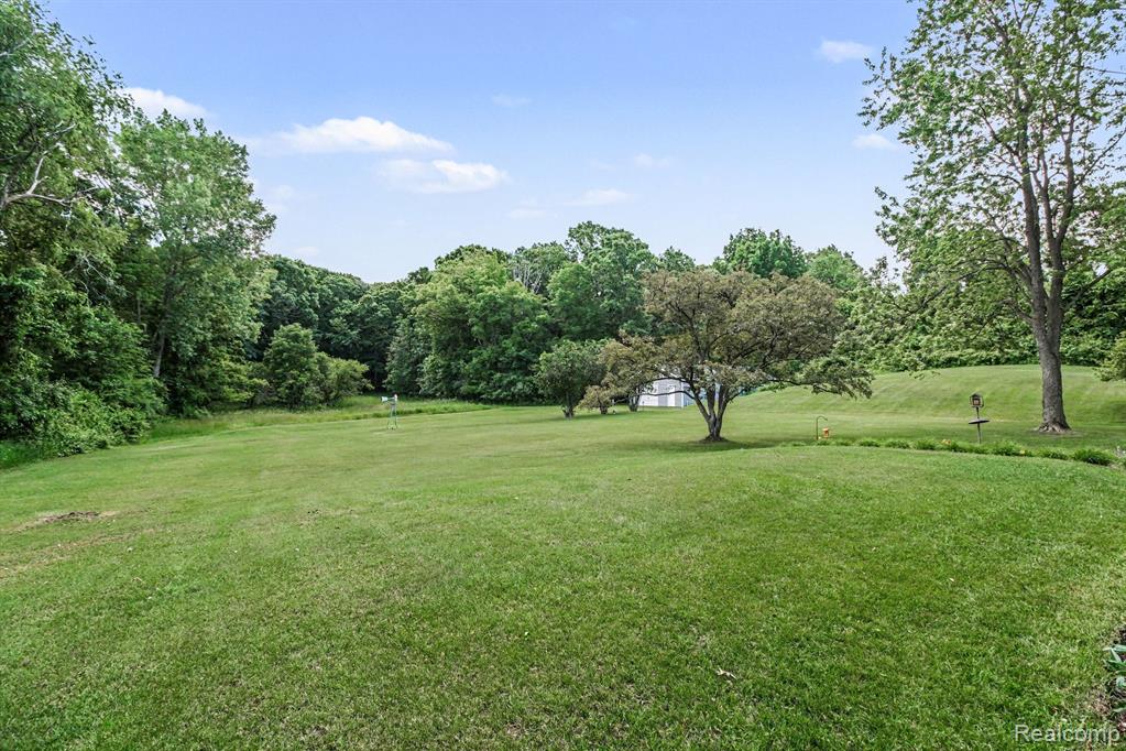 9100 Pine Knob Road Clarkston, MI 48348 - Photo 39 of 54