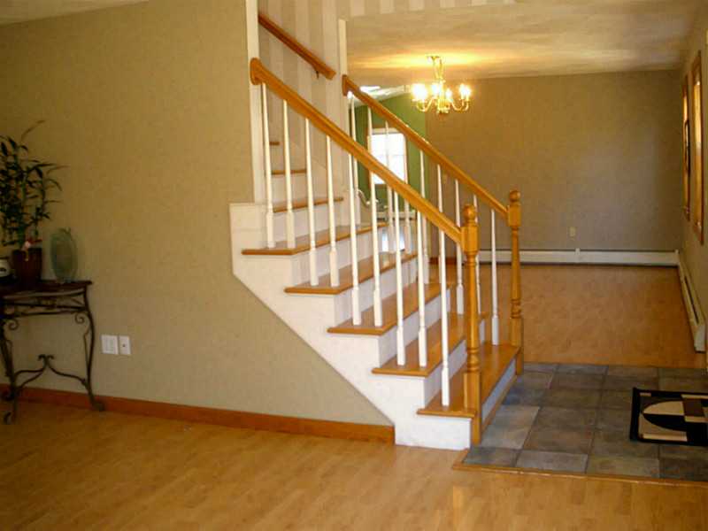 104 Colvintown Road Coventry, RI 02816 - Photo 4 of 25 Entry.