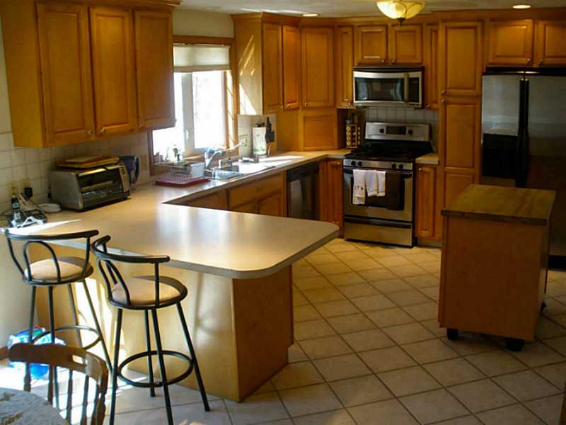 104 Colvintown Road Coventry, RI 02816 - Photo 8 of 25 Kitchen.