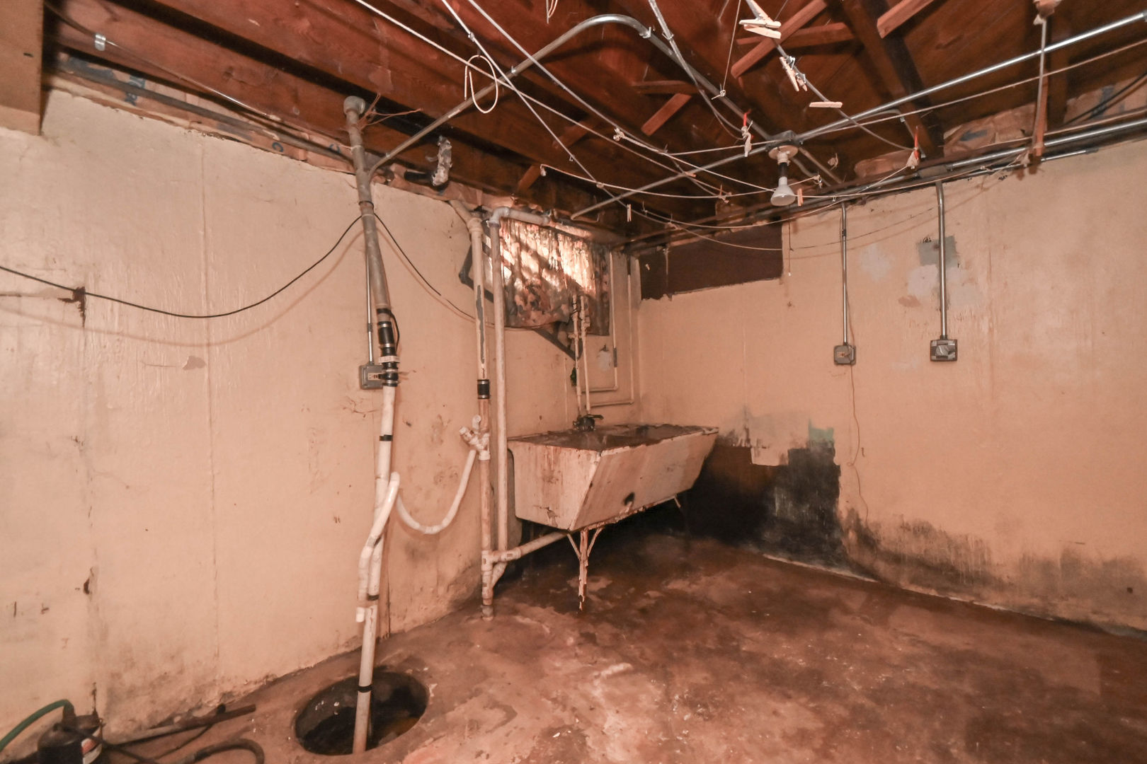 629 Fulton Avenue Waukegan, IL 60085 - Photo 19 of 25 a house with wooden walls