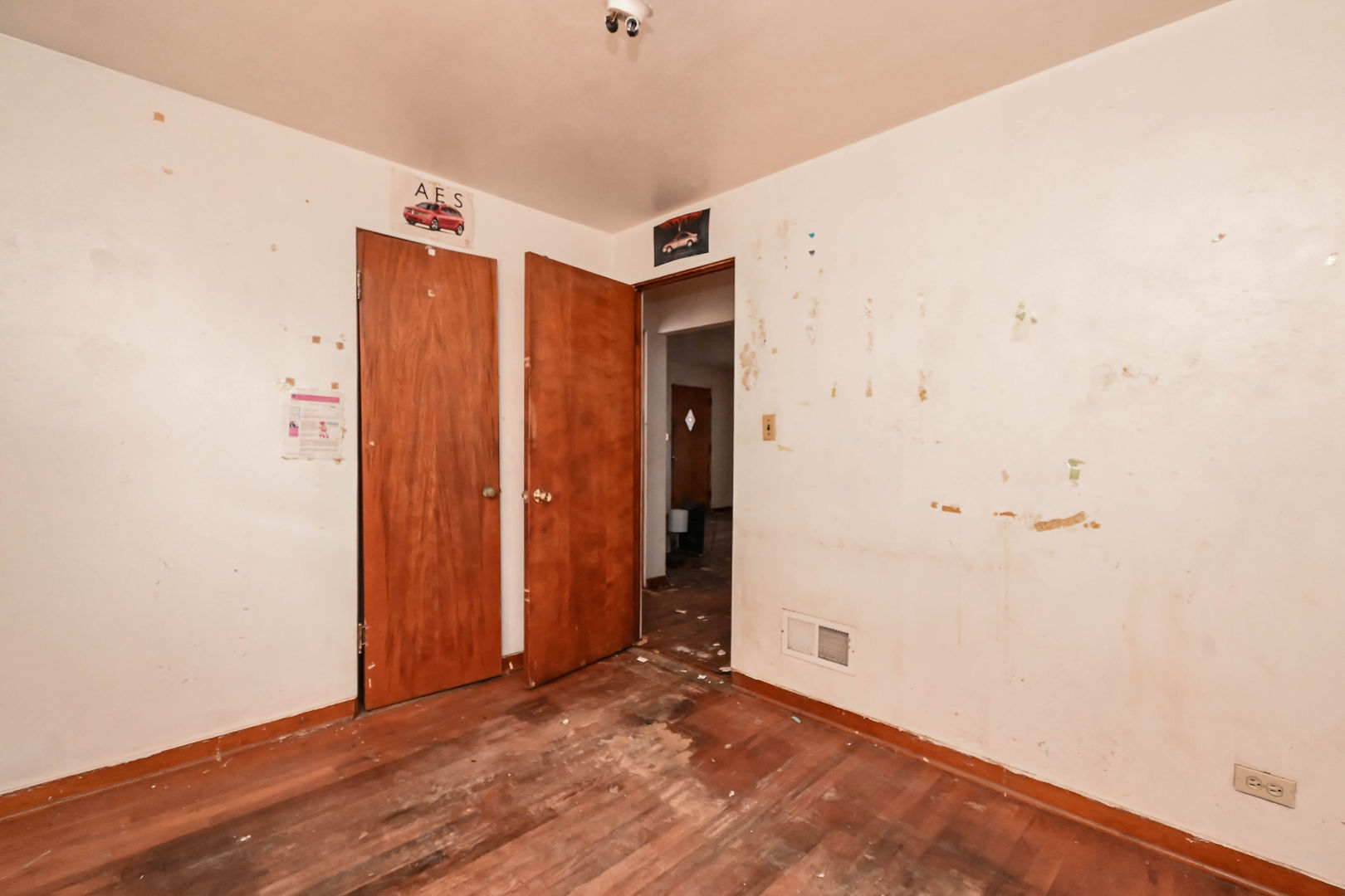 629 Fulton Avenue Waukegan, IL 60085 - Photo 8 of 25 a view of an empty room