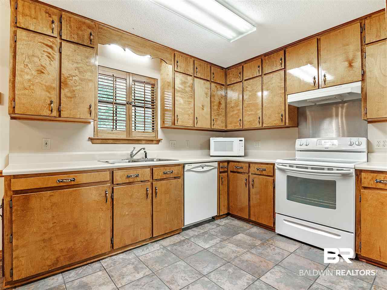 106 South Beech Street Foley, AL 36535 - Photo 18 of 49 106 Kitchen