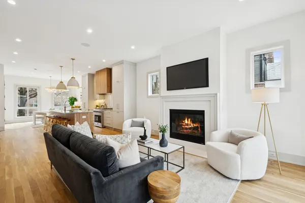 $1,229,000 | 2246 West Lyndale Street, Unit 1, Chicago, IL 60647