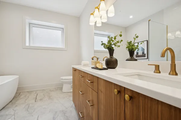 $1,229,000 | 2246 West Lyndale Street, Unit 1, Chicago, IL 60647
