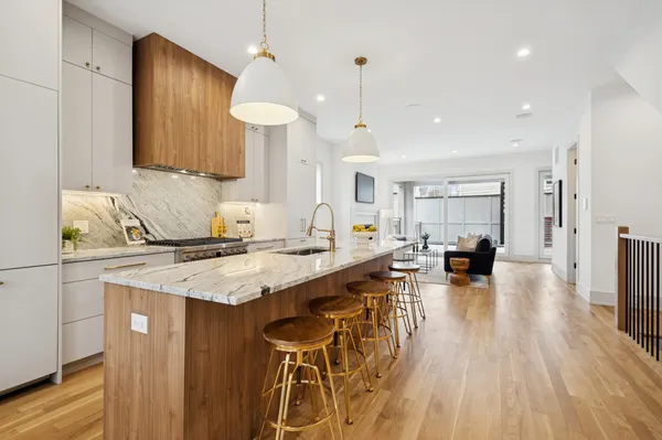$1,229,000 | 2246 West Lyndale Street, Unit 1, Chicago, IL 60647
