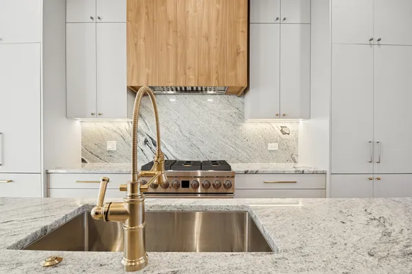 $1,229,000 | 2246 West Lyndale Street, Unit 1, Chicago, IL 60647