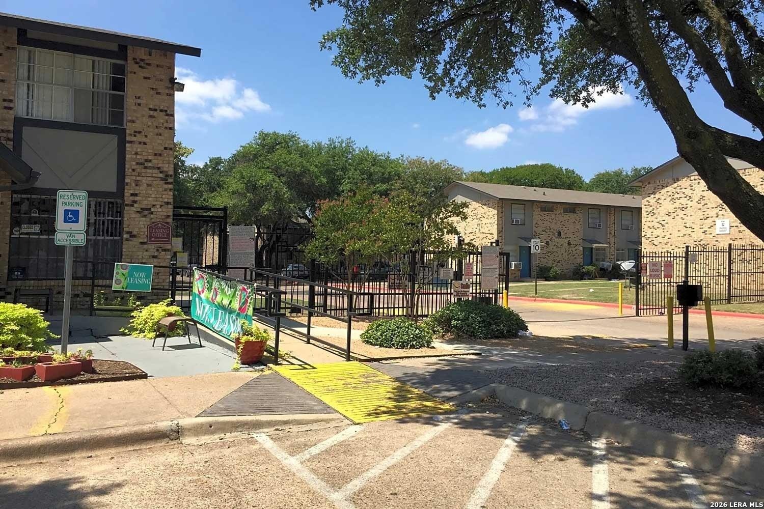 1341 North Jim Miller Road, Unit 23 Dallas, TX 75217 - Photo 8 of 17