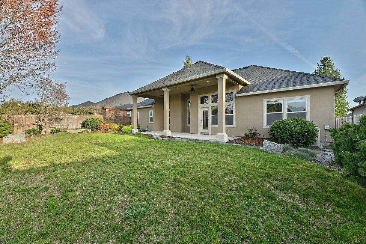 1013 Pumpkin Ridge Eagle Point, OR 97524 - Photo 30 of 36 DSC_0523