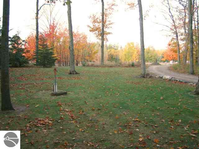 7207 South Dunns Farm Road Maple City, MI 49664 - Photo 3 of 12 1685843-2.JPG