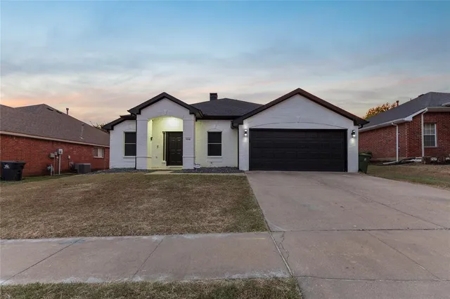 $379,999 | 7018 Lake Jackson Drive, Arlington, TX 76002