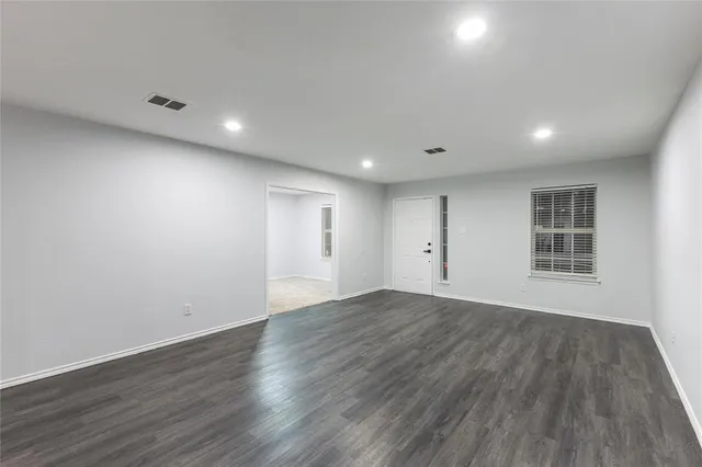 $379,999 | 7018 Lake Jackson Drive, Arlington, TX 76002