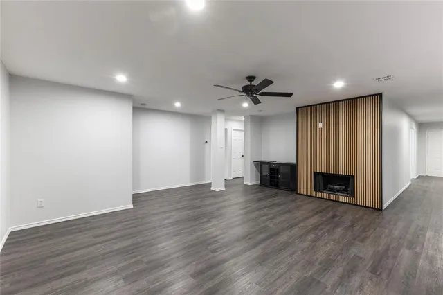 $379,999 | 7018 Lake Jackson Drive, Arlington, TX 76002