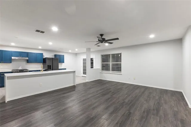 $379,999 | 7018 Lake Jackson Drive, Arlington, TX 76002