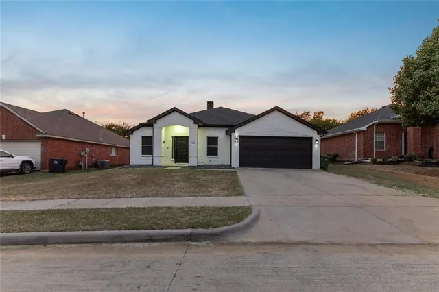 $379,999 | 7018 Lake Jackson Drive, Arlington, TX 76002
