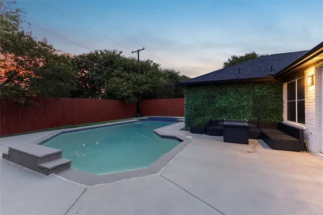 $379,999 | 7018 Lake Jackson Drive, Arlington, TX 76002