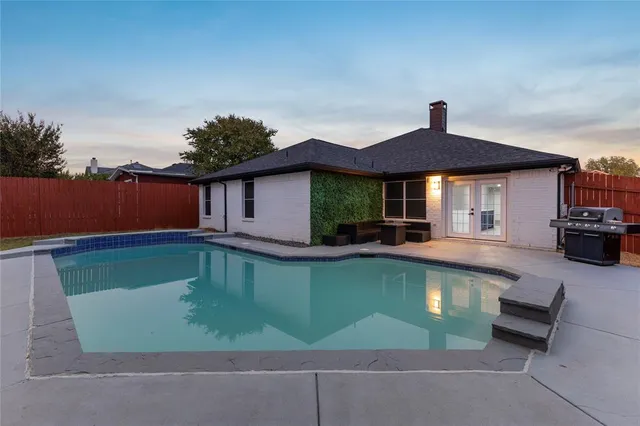 $379,999 | 7018 Lake Jackson Drive, Arlington, TX 76002