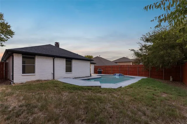 $379,999 | 7018 Lake Jackson Drive, Arlington, TX 76002