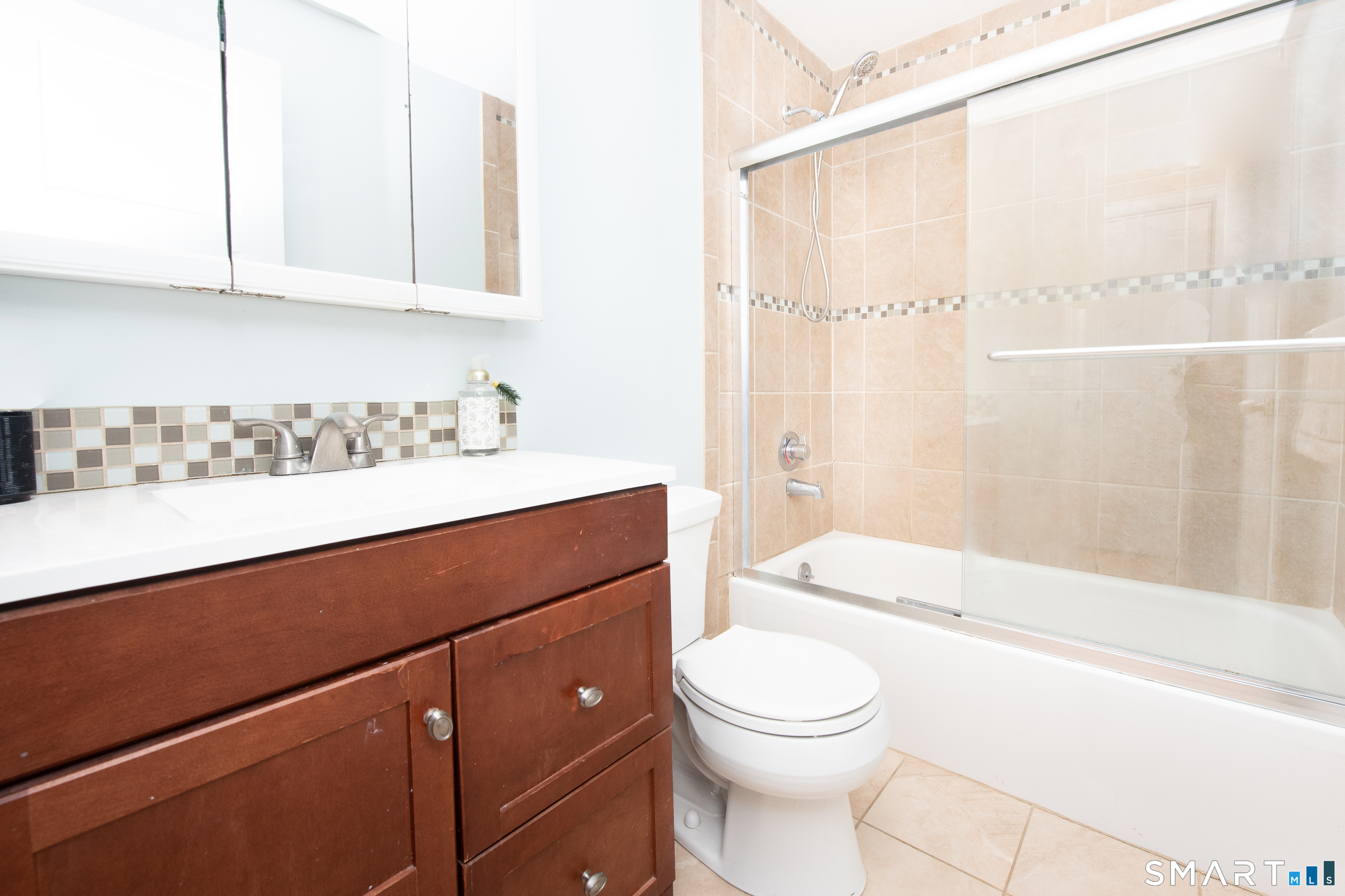 136 Turtle Run Drive, Unit A Stratford, CT 06614 - Photo 19 of 32 Hallway Bathroom