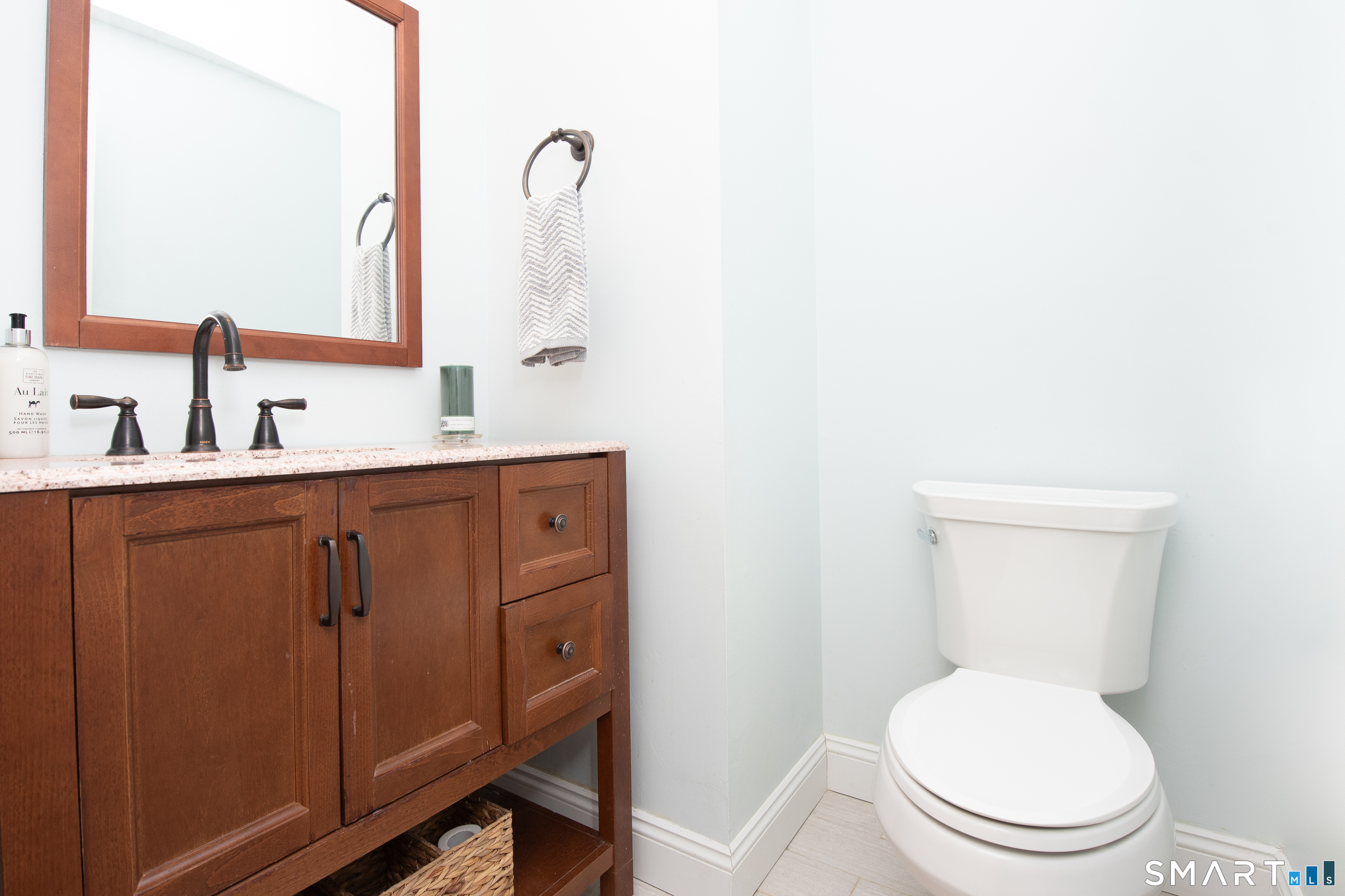 136 Turtle Run Drive, Unit A Stratford, CT 06614 - Photo 22 of 32 Hallway bathroom