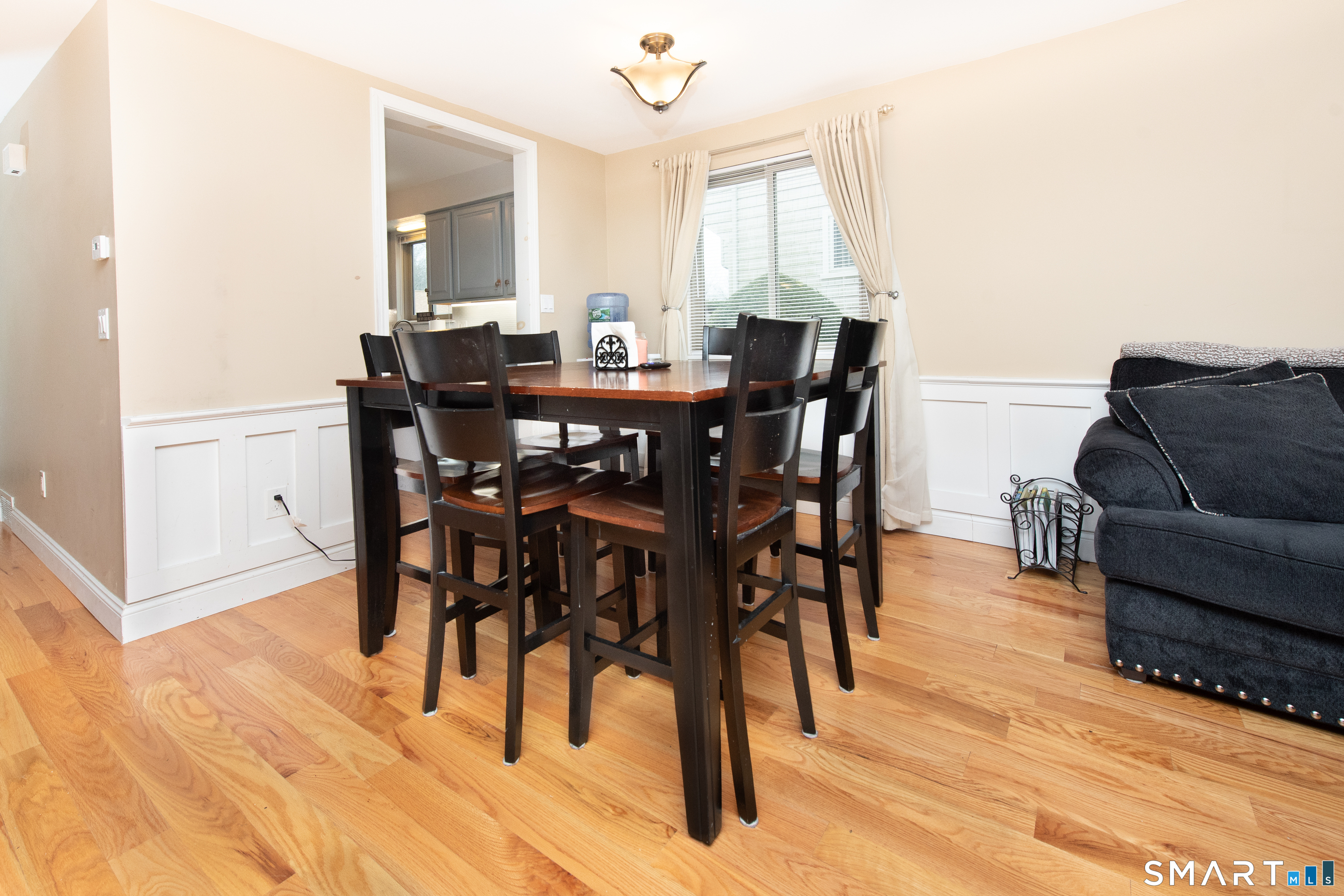 136 Turtle Run Drive, Unit A Stratford, CT 06614 - Photo 9 of 32 Eat in area