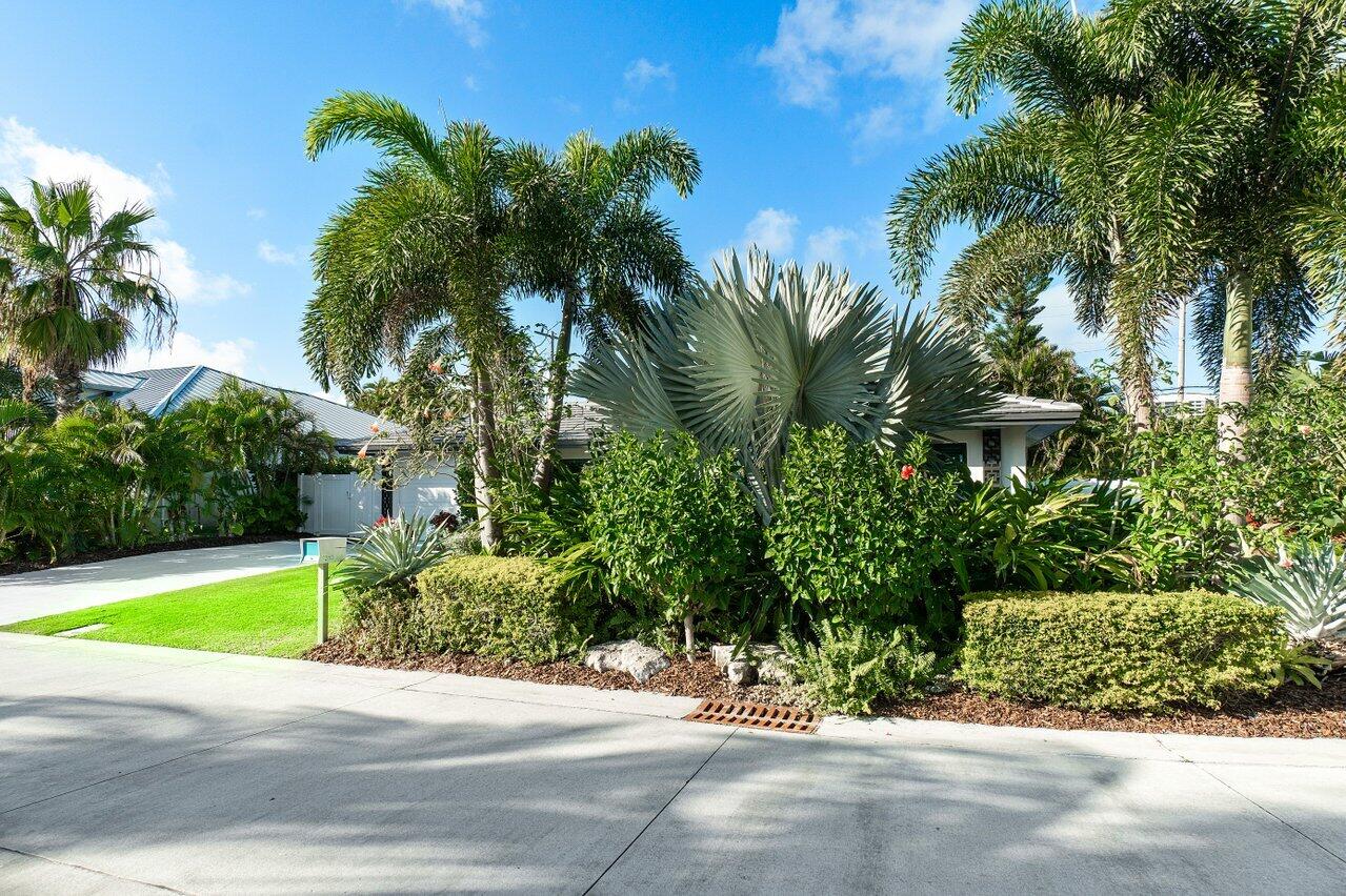 1280 Singer Drive Singer Island, FL 33404 - Photo 3 of 39 004-1280SingerDrive-WestPalmBeach-FL-334