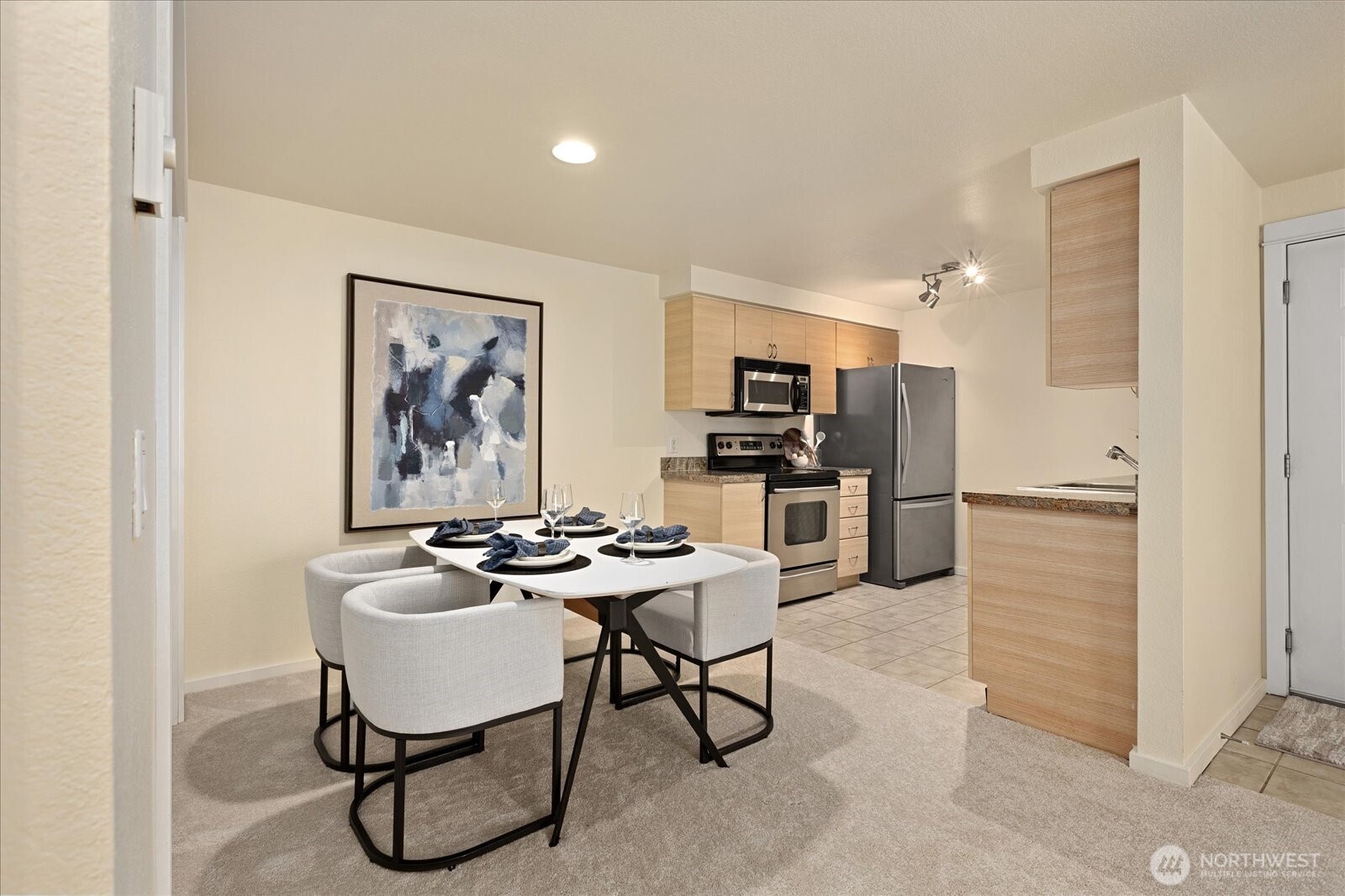 929 3rd Avenue, Unit F301 Kirkland, WA 98033 - Photo 5 of 28