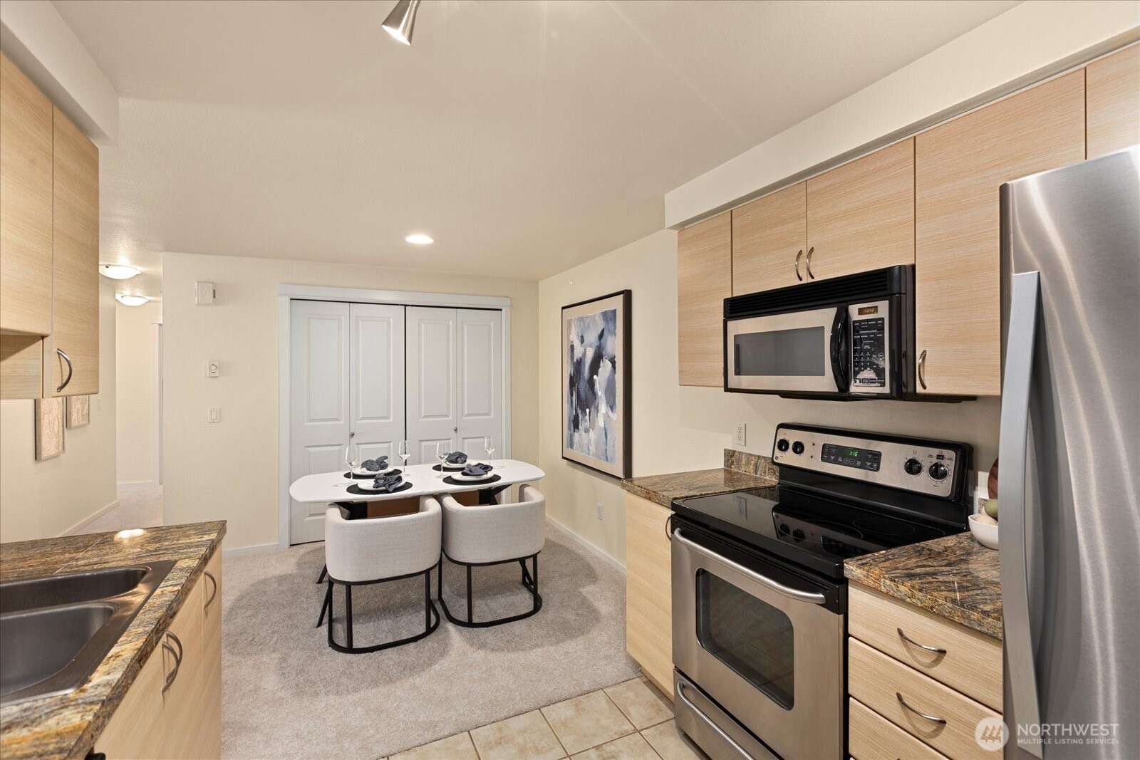 929 3rd Avenue, Unit F301 Kirkland, WA 98033 - Photo 10 of 28